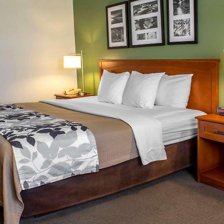 Sleep Inn & Suites Charles City Bagian luar foto